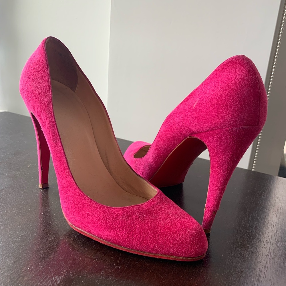 Christian Louboutin Pink Suede heels Size 40